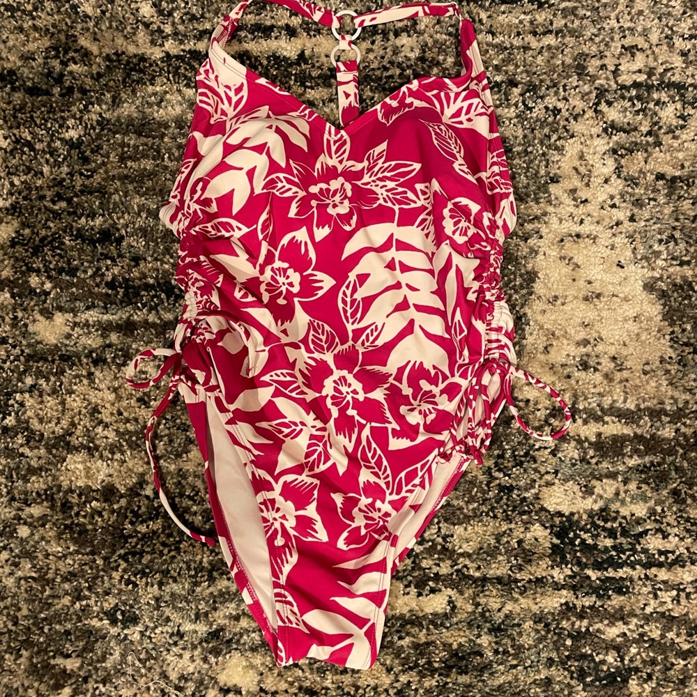 Kona Sol Lg. one piece swimsuit. Super cute and never wore. New without tag cond